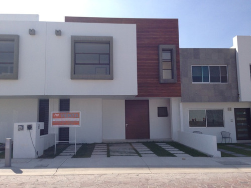 Casa En Venta En Cañadas Del Lago, 3 Habitaciones, Salatv, G