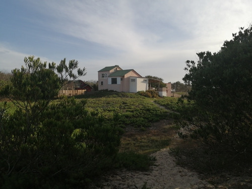 Casa Muy Fresca Y Linda Cerca De La Playa.