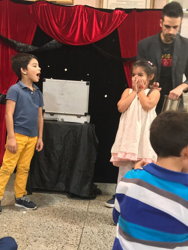 Imagen 7 de 10 de Mago Efraín Show De Magia A Medida: Niños, Familias, Adultos