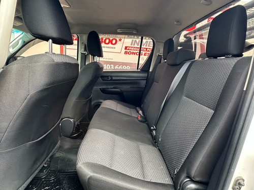 Toyota Hilux 2.7 Cabina Doble Sr Mt