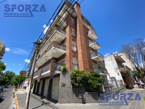 Piso En Venta  Con Cochera Y Palier Privado