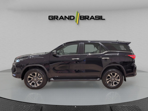 Toyota SW4 Toyota SW4 Diamond 2.8 Turbodiesel 4x4 (Aut.)