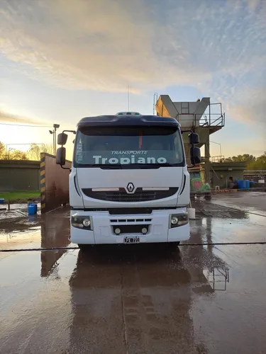 Renault Premium 320dxi