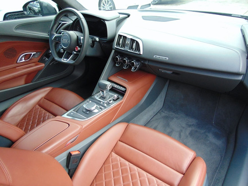 Imagen 11 de 12 de Audi R8 V10 2017 Quattro Gris