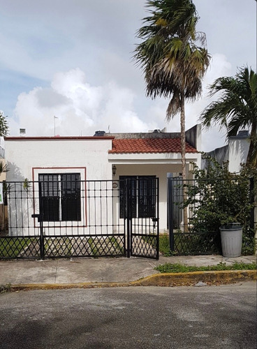 Imagen 1 de 10 de Rento Casa En Residencia Santa Fe Al Final De Av. La Luna