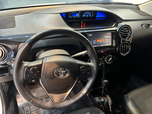 Toyota Etios 1.5 XLS 16V FLEX 4P AUTOMÁTICO