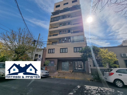 Imagen 14 de 17 de Local Comercial Muy Bien Ubicado - Zona Macrocentro