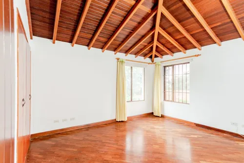 Casa En Venta En El Poblado. Cod V4490