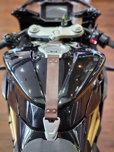 Imagen 20 de 25 de Moto Mv Agusta Superveloce 800 Negra