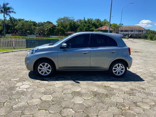 Imagem 4 de 10 de Nissan March Sv 1.0 12v Flex 5p
