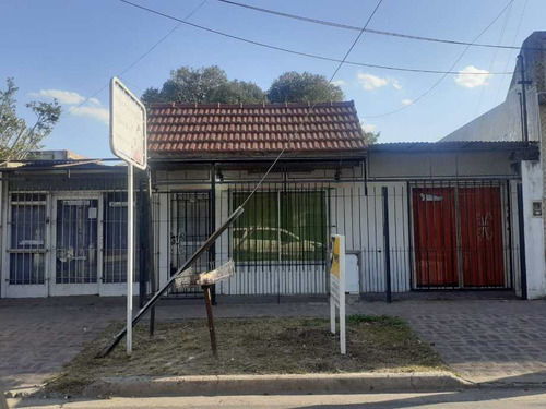 Local Con Vivienda En Venta En Castelar Sur