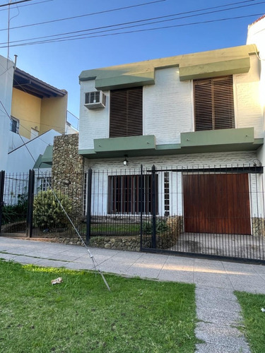 Venta Solida Propiedad En Castelar Norte Parque Ayerza