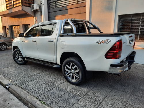 Imagen 7 de 20 de Toyota Hilux 2019 2.8 Cd Srx 177cv 4x4