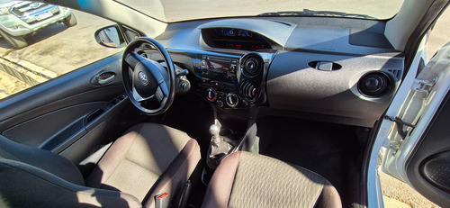 Toyota Etios 1.5 Sedan X