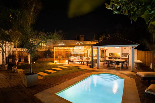 Venta De Casa 7 Dormitorios Playa Mansa - Ref : Pbi12802