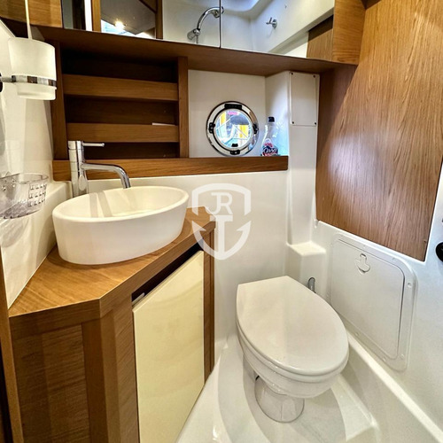 Lancha Beneteau 40 Gt 2017 (com Plataforma Submergível)