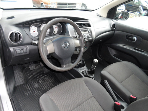 Nissan / Grand Livina 1.8 S 2013 Prata