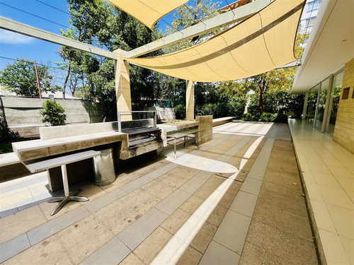 En Condominio: Colegio Manquehue / Sport Francés