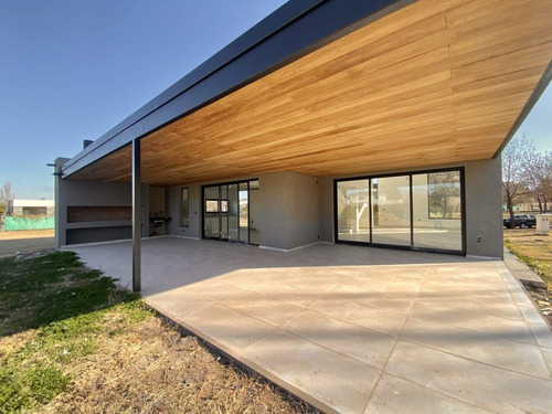Imagen 10 de 14 de Excelente Casa A Estrenar En Barrio Privado Chacras De La Villa