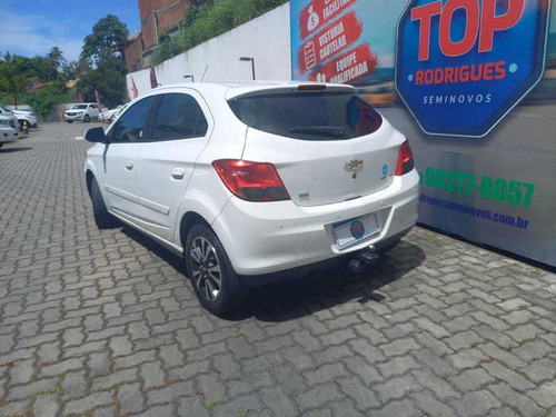 Imagem 4 de 14 de Chevrolet Onix 1.4 Automático Lt 2015 Rodas Em Liga Leve.