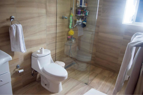 Imagen 11 de 14 de Espectacular Casa De Dos Niveles 829-270-1316