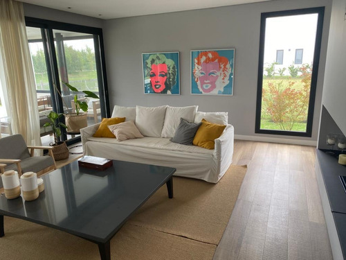 Imagen 8 de 30 de Lindísima Casa De 6 Amb Moderna Al Agua En Virazón, Nordelta