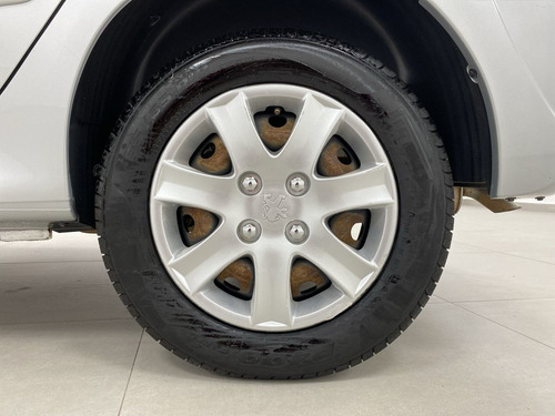 Peugeot 207 Hatch Xr 1.4 8v (flex) 4p
