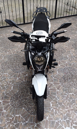 Vendo Moto Cr4 200 Pro Modelo 2.024,