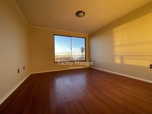 Casa En Venta De 4 Dorm 3 Baños Gabriela Mistral, La Serena