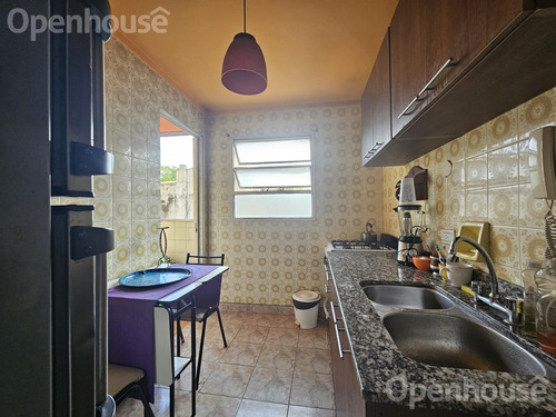 Departamento En Venta Dos Ambientes Con Cochera Cubierta/ Parque Patricios