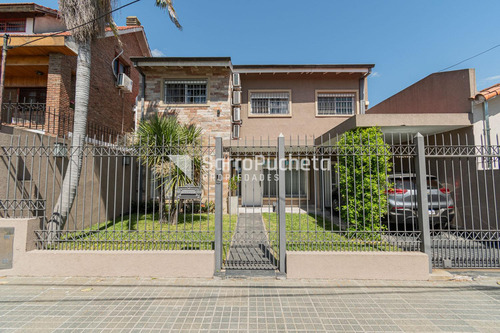 Venta Casa 6 Ambientes Con Amplio Parque En Barrio Pileta , Ramos Mejia.