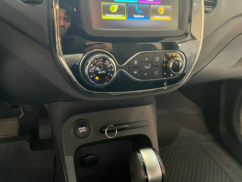 Imagem 18 de 21 de Renault Captur Intense 2.0