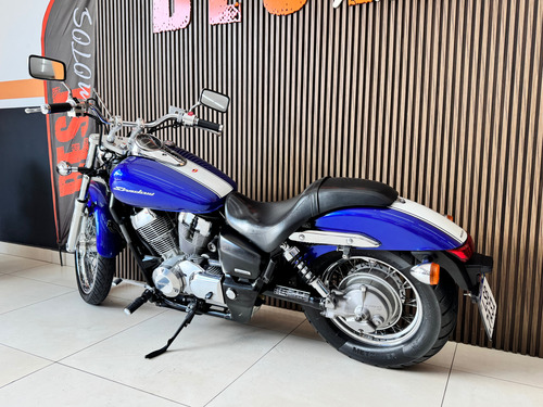 Shadow 750