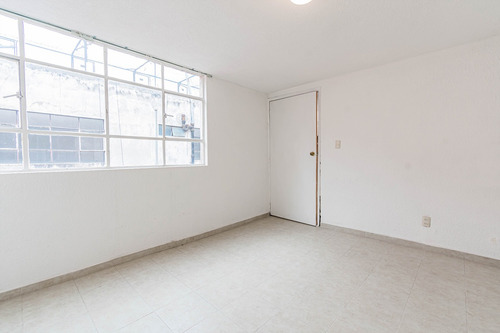 Imagen 3 de 14 de Departamento En Venta En Calle 1 De Mayo 22-548