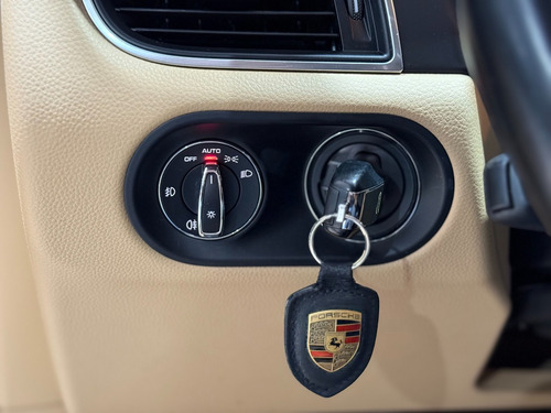 Porsche Macan MACAN 2.0 TURBO