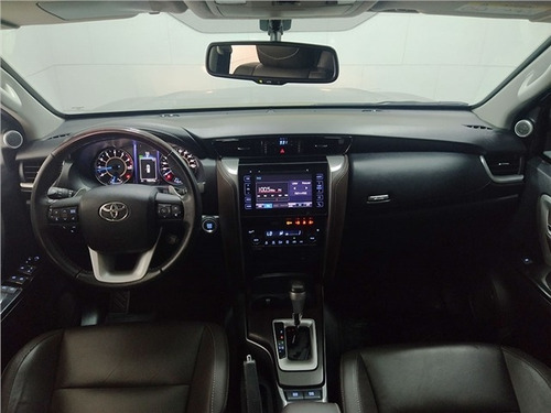 Imagem 3 de 14 de Toyota Hilux Sw4 2.7 Srv 7 Lugares 4x2 16v Flex 4p Automátic