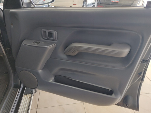 Imagen 7 de 15 de Toyota Meru 4x4