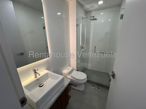 Apartamento Remodelado En Alquiler 25-24995 Cs