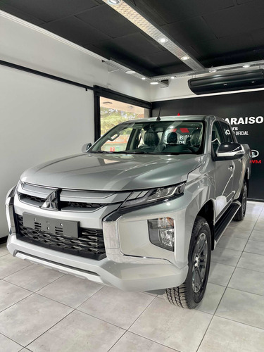 Imagen 10 de 16 de Mitsubishi L200 2023 2.4 181cv Di-d High Power Cuero