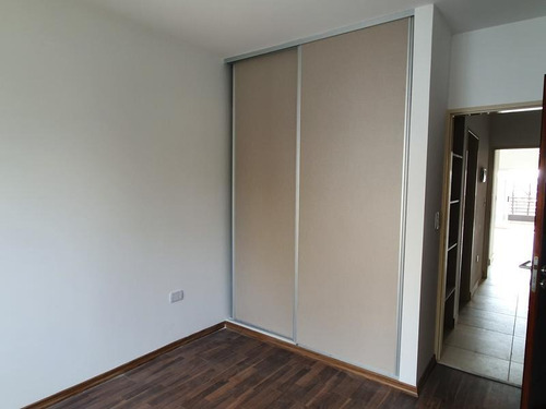 Imagen 15 de 20 de En Barrio Residencial A Metros De Congreso, 2 Ambientes Con Balcon