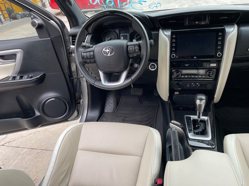 Toyota Hilux SW4 2.8 D-4D TURBO DIAMOND 7L 4X4