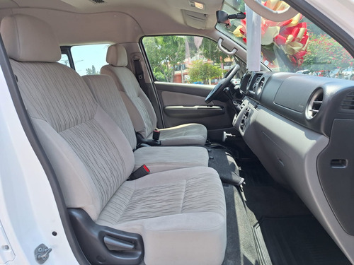 Nissan Urvan 2.5 15 Pas Amplia Aa Mt