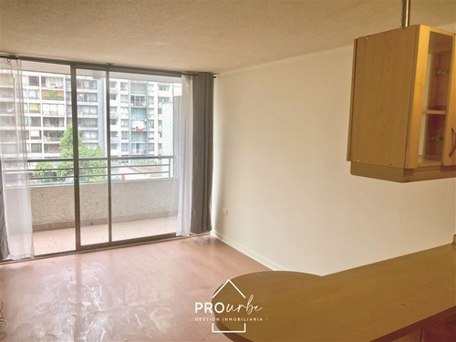 Departamento En Venta De 1 Dormitorio, Metro U. De Chile