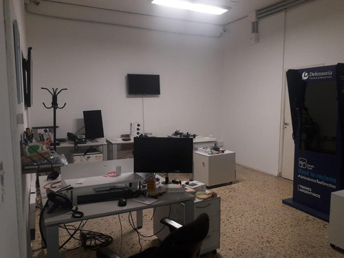 Imagen 3 de 13 de Oficina/casa - Parque Patricios - Venta - 340m2 - 200 M2 Cubiertos