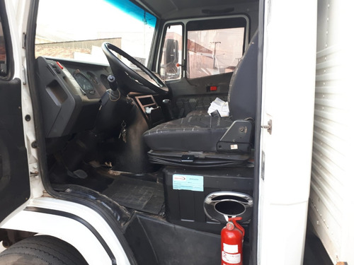 Imagem 2 de 8 de Mercedes Benz 710 - 2001 - Baú 34.8m³ - Ótimo Estado