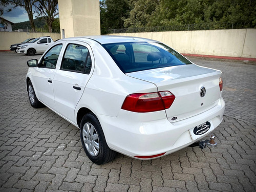 Imagem 4 de 13 de Volkswagen Voyage 1.6 Mi City 8v Flex 4p Manual