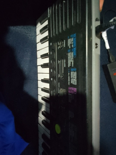 Imagen 3 de 5 de Órgano Teclado