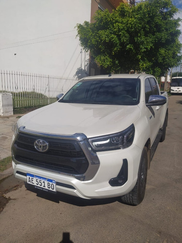 Toyota Hilux 2.8 Cd.srv Mt 204hp 4x4