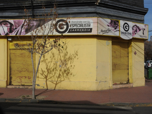Arendamos Local Comercial Central