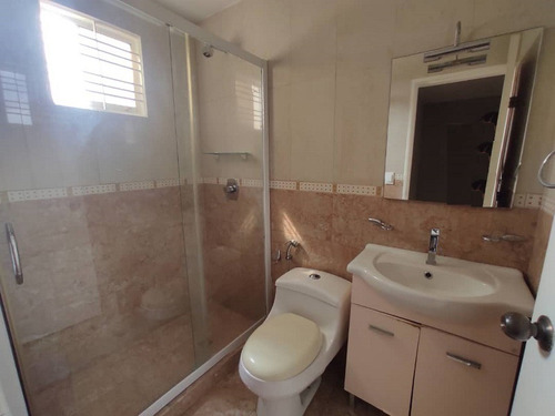 Imagen 9 de 14 de Hermoso Town House En Villas Del Valle